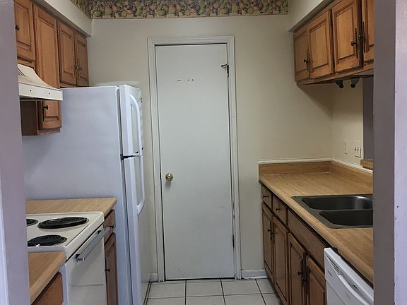 3rd image of 224 Bracewell Dr APT C