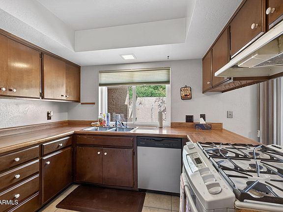 3rd image of 6501 N LA PALOMA ESTE --