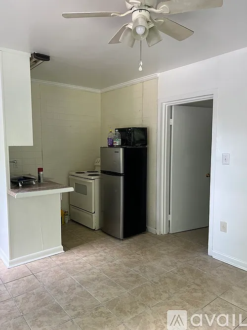 1 bed, 350 sqft, $845 — Photo 2