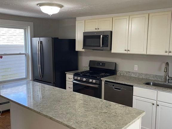3rd image of 40 Delmont St