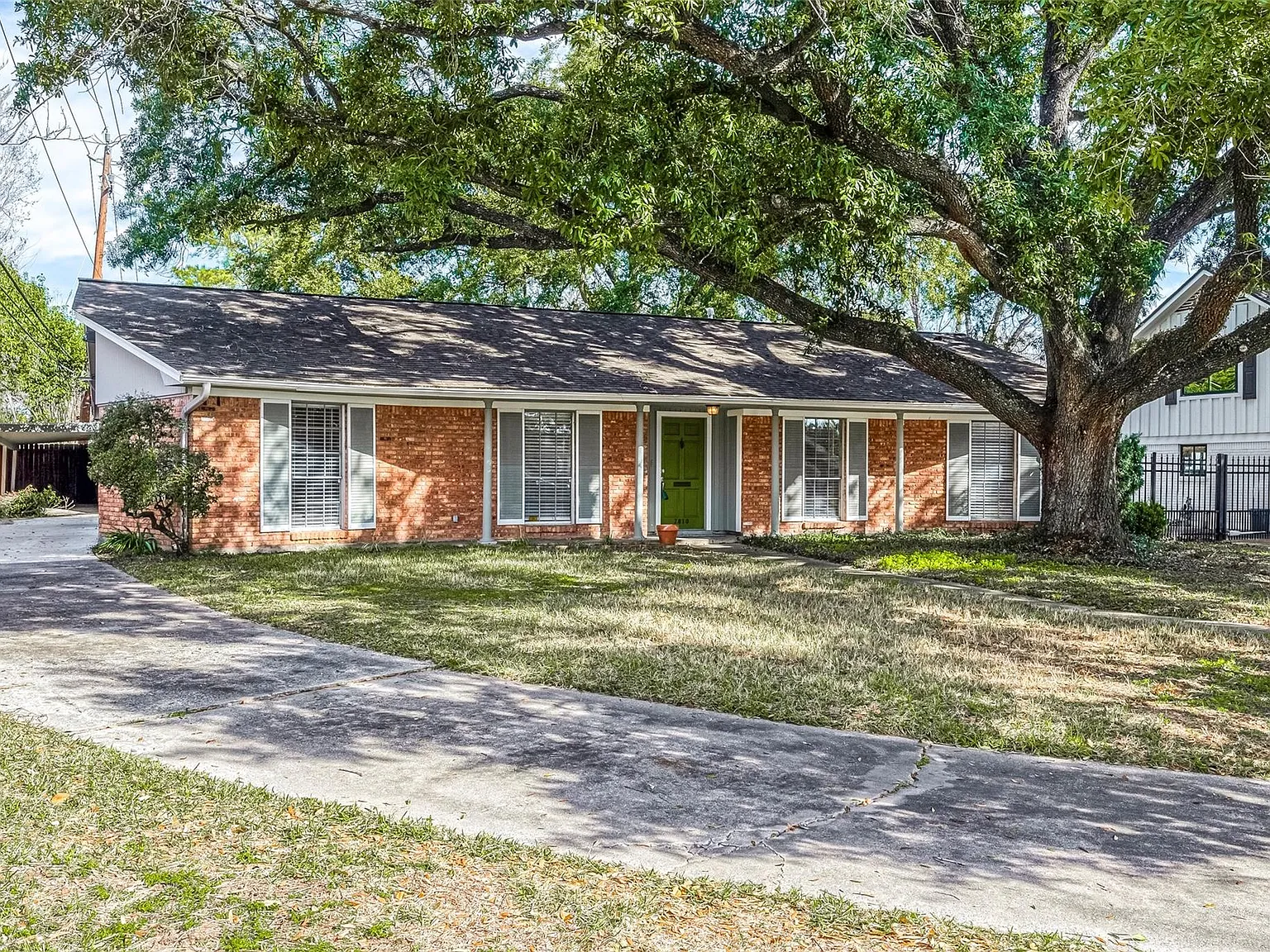 3 bed, 2.0 bath, 2012 sqft, $3,300 — Photo 1