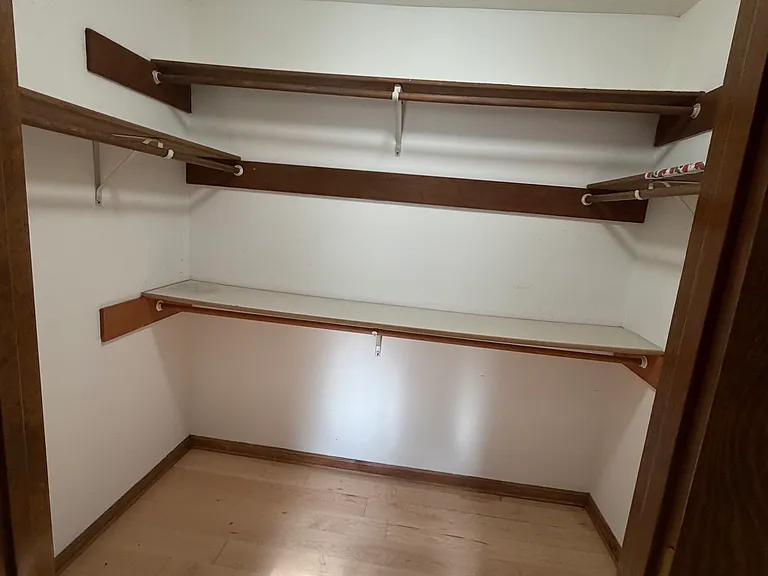 2148 Castleway Ct — Photo 2