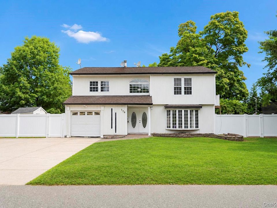 1st image of 779 Peconic Avenue