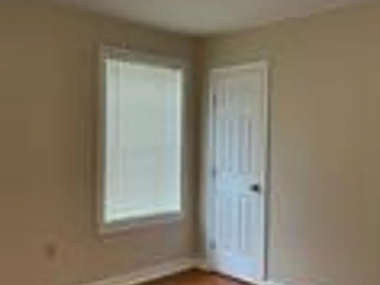 2347 Rhodes Ave — Photo 5