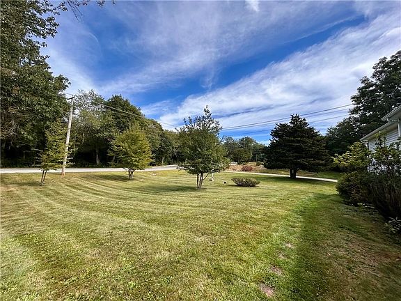 4th image of 2037 Crandall Rd