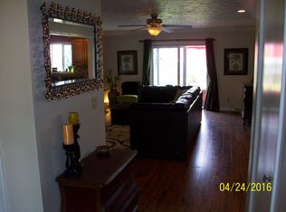 807 W Washington St, Athens, IL 62613