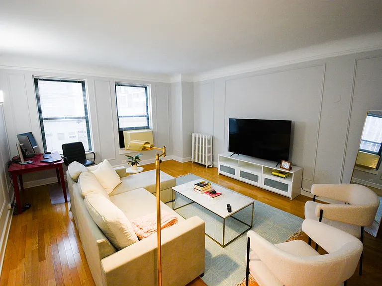 10 W Elm St — Photo 14