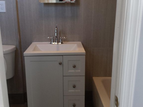 4th image of 16-18 Van Wagenen St #2