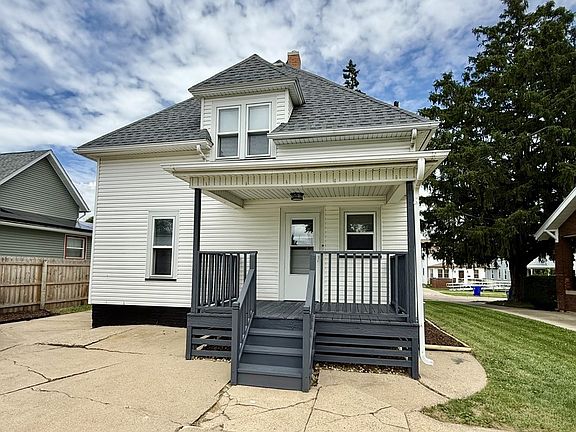 4th image of 419 Rockwell St