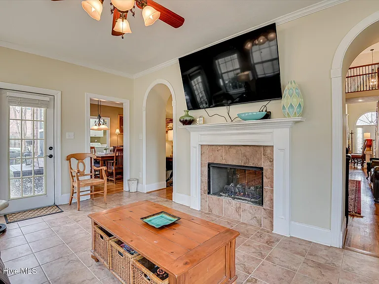 1622 Jamestown Ave — Photo 13