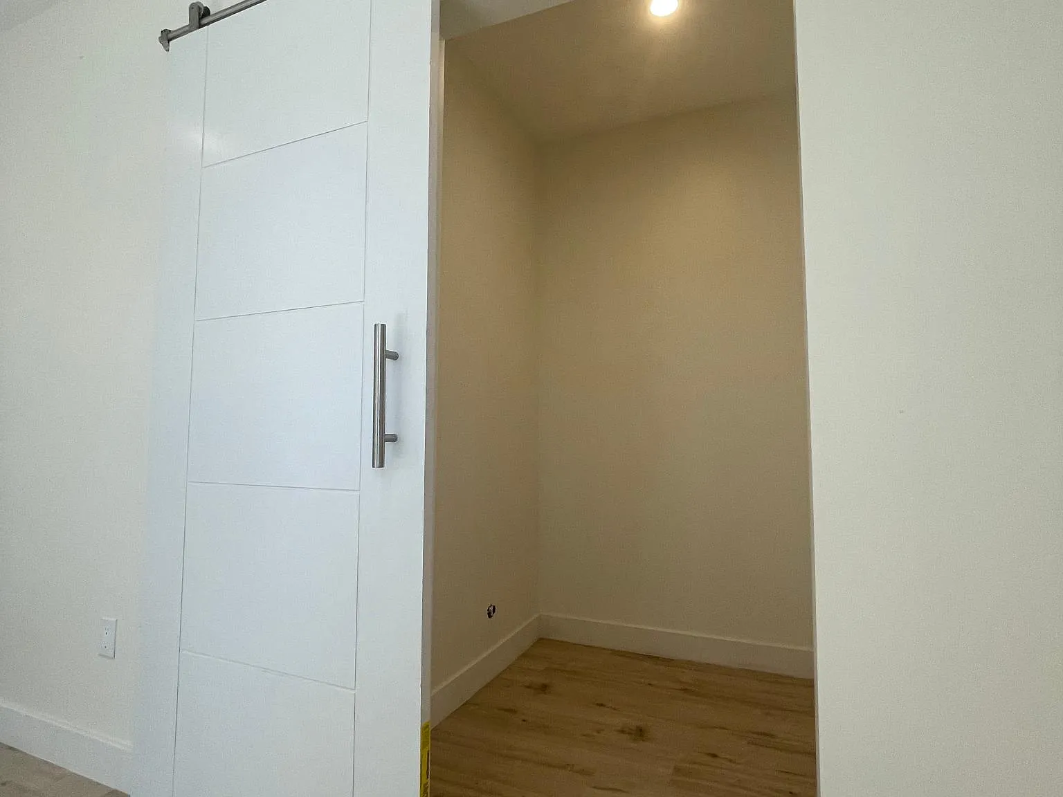 7746 Encino Ave — Photo 4