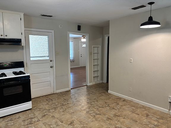4th image of 610 W Bullock St