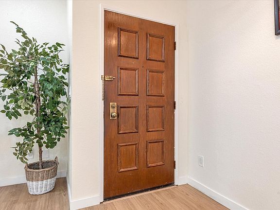 5th image of 2042 Donovan Ct