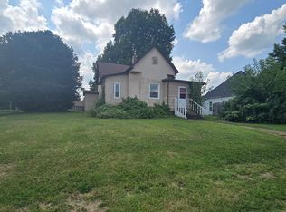 608 N Johnson St, Marion, IL 62959