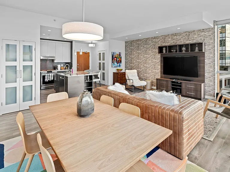 732 Cormorant St #1005 — Photo 8