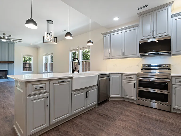 3505 Skycrest Dr — Photo 3