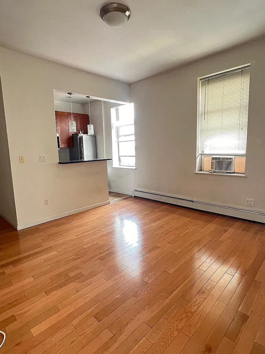 10-50 44th Drive — Photo 4