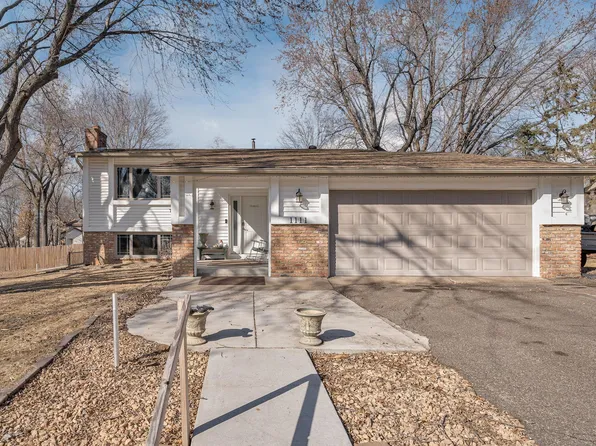 1111 106th Ln NE, Blaine, MN 55434