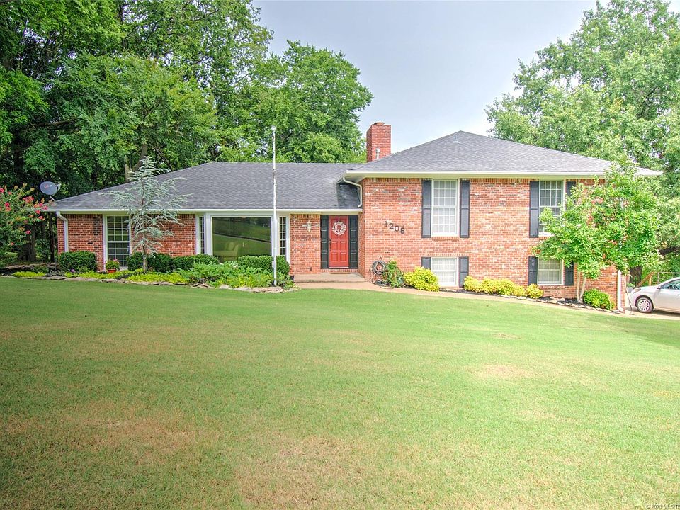 1st image of 1208 Crestwood Dr