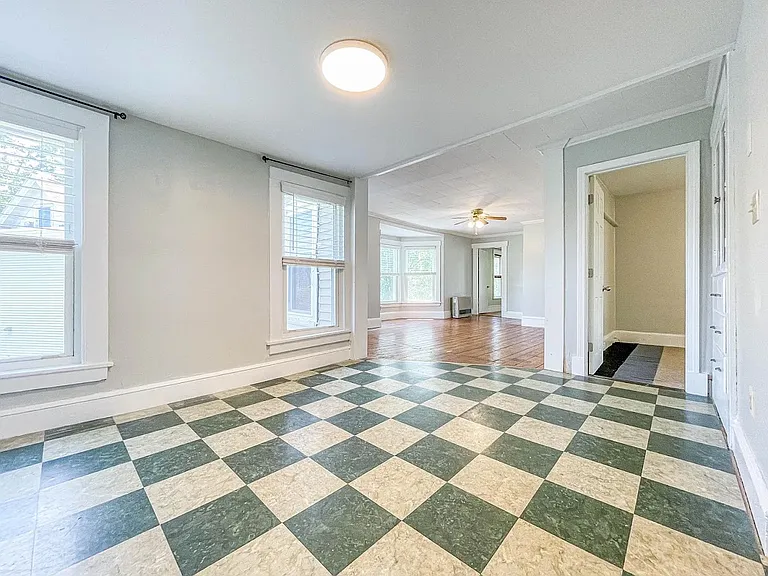 27 Brentwood St #2 — Photo 28
