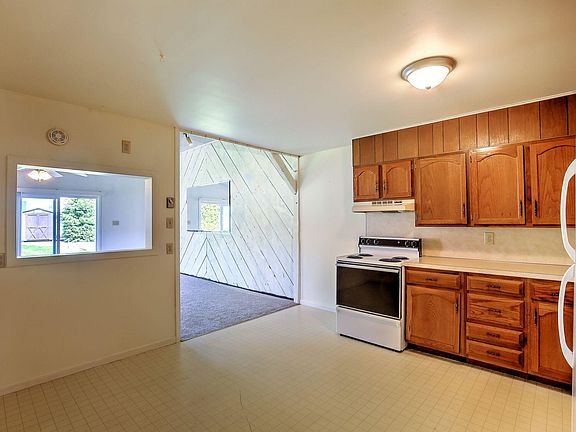 2nd image of 343 Water St