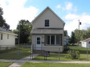 912 1st St NE, Devils Lake, ND 58301