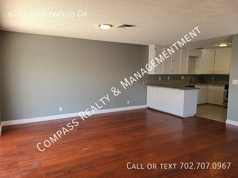 6751 Ledgewood Dr — Photo 29