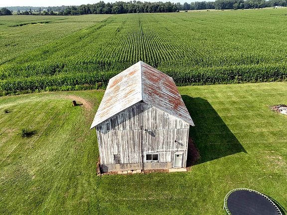 3rd image of 2558 W Us Highway 6