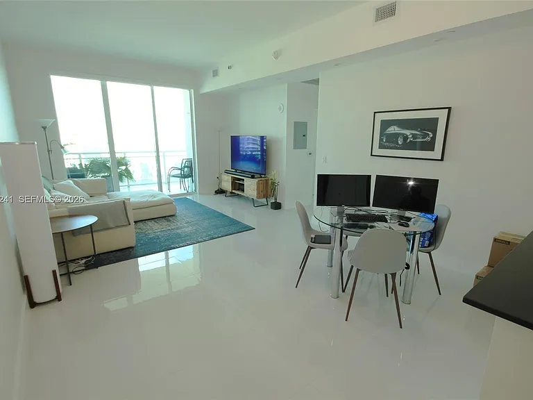 950 Brickell Bay Dr #5000 — Photo 2