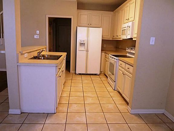 3rd image of 5809 Blackmon Ct