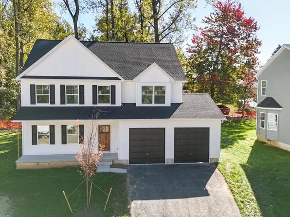 Fortuna Dr, Hatfield, PA 19440