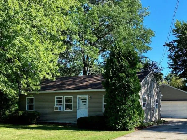 8816 Holton Rd, Holton, MI 49425