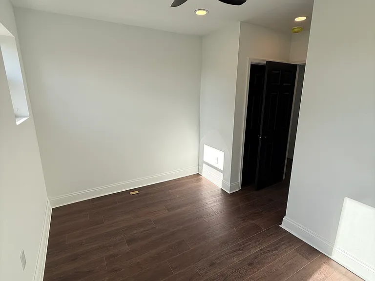 2609 E Monument St — Photo 23