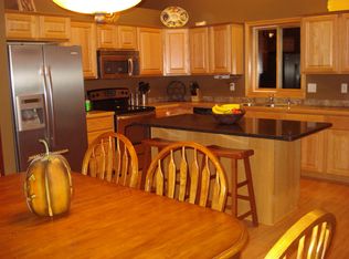 2537 River Bend Trl, Mayer, MN 55360