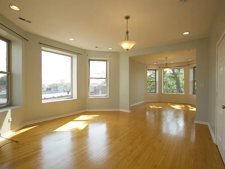 2537 N Kildare Ave #M06R — Photo 6