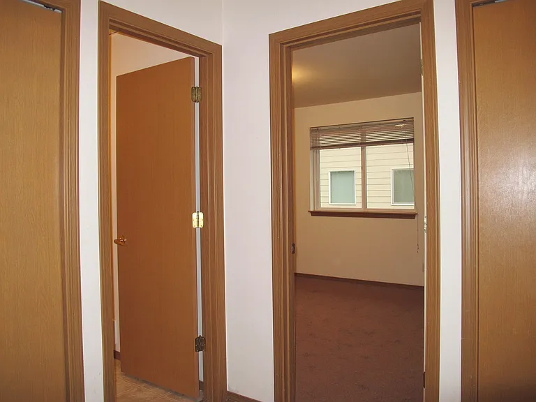 Galbraith, C. (1430 NW Falls Creek Lp) — Photo 11