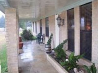 1102 County Road 206, Weimar, TX 78962