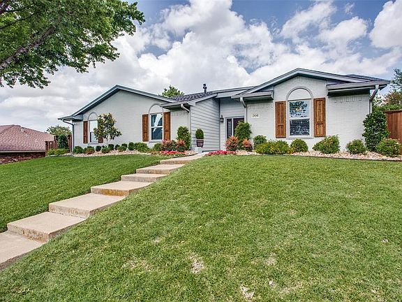 2nd image of 208 Lakeview Dr