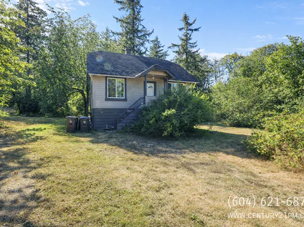11431 142nd St, Surrey, BC V3R 3L2