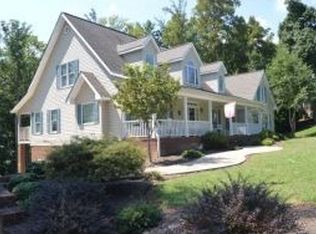 211 Quail Run Ct, Johnson City, TN 37601