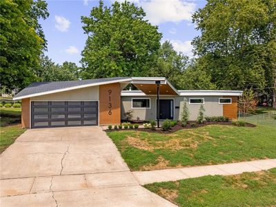9136 Grant Ln, Overland Park, KS, 66212