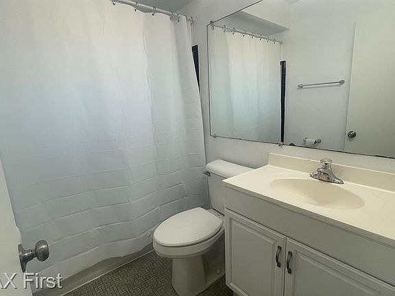 5th image of 23629 Deziel St