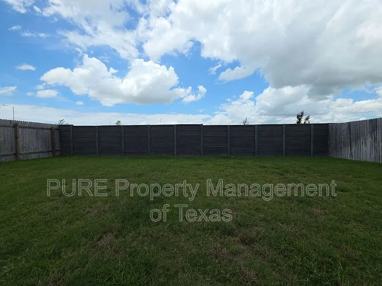 13708 Howser Trce — Photo 19