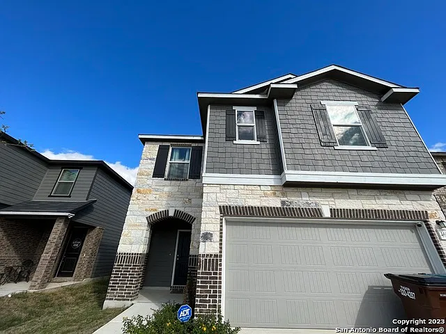 3 bed, 2.5 bath, 2098 sqft, $1,750 — Photo 2