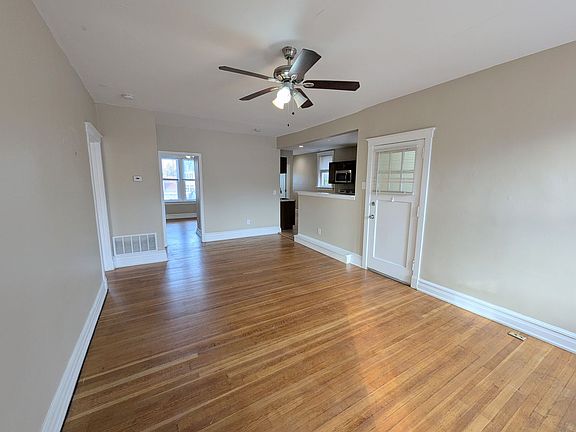 3rd image of 5137 Waterman Blvd APT 3