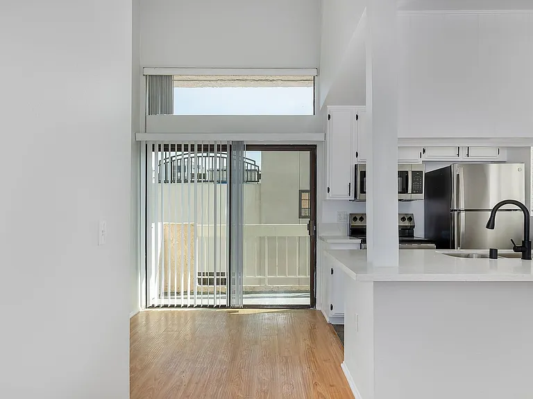 132 Clark Dr — Photo 35