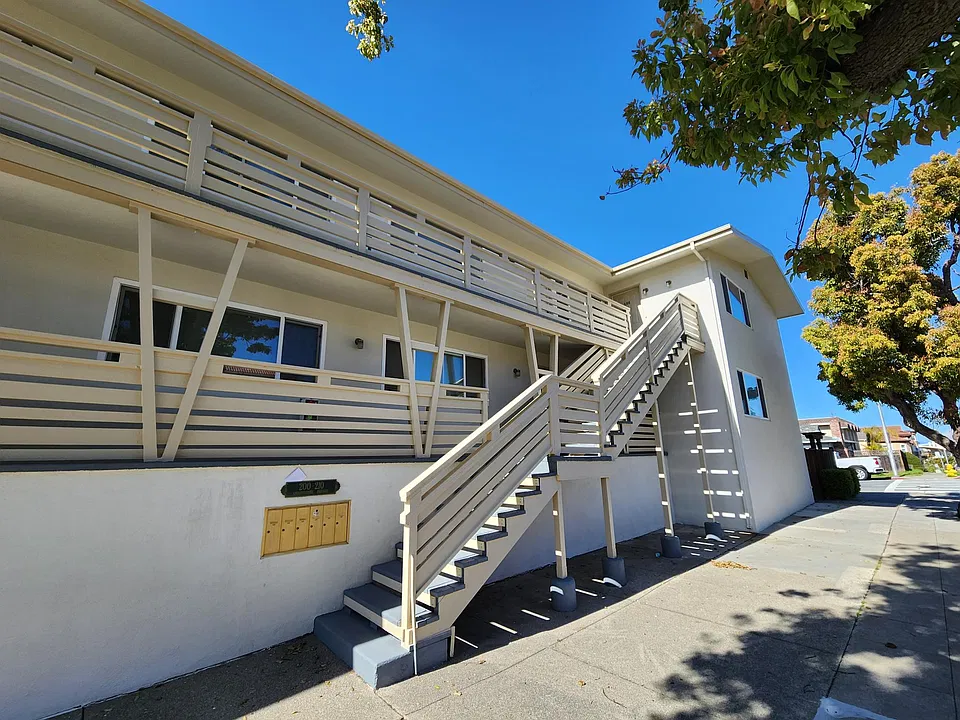 200 Chadbourne Ave #200