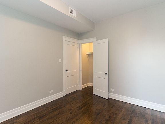 2nd image of 2028 N Sawyer Ave #Unt1