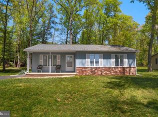 7 Pine Ln, Willingboro, NJ 08046