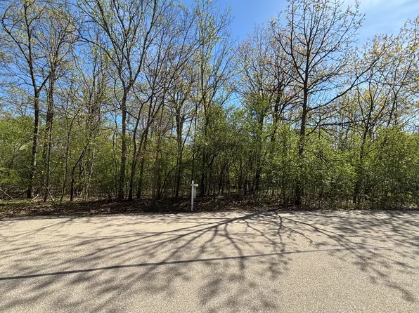 5 Dunsinane Ln, Deerfield, IL 60015